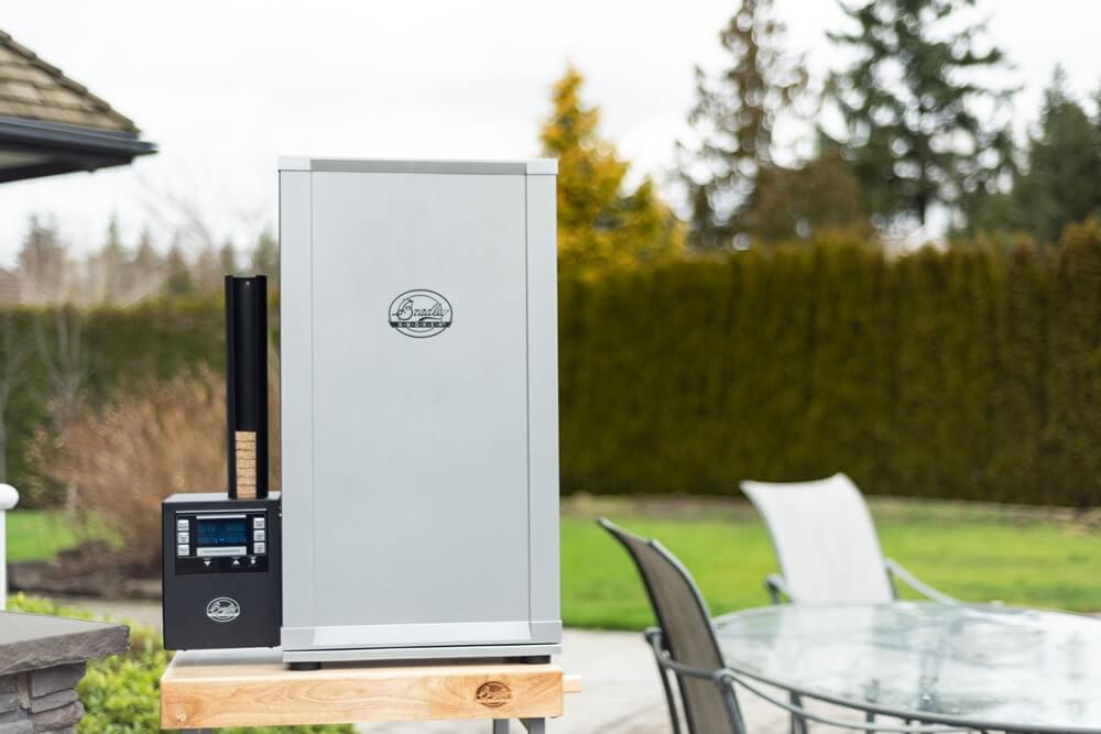 digitalna-udiaren-bradley-smoker-4-na-terase